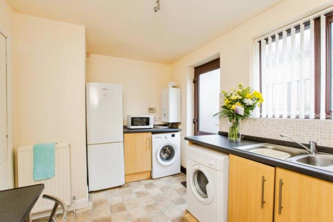 2 bed Semi-Detached Bungalow for sale Image 6
