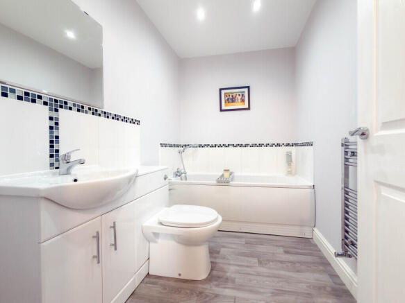 3 bed House for sale Image 8
