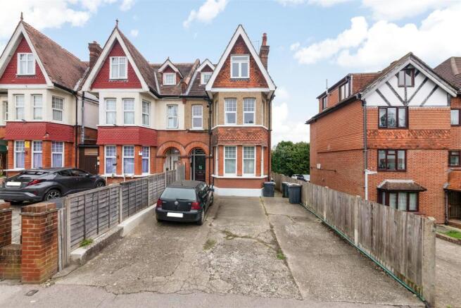 1-bed flat on St Augustine's Avenue, South Croydon, £250,000