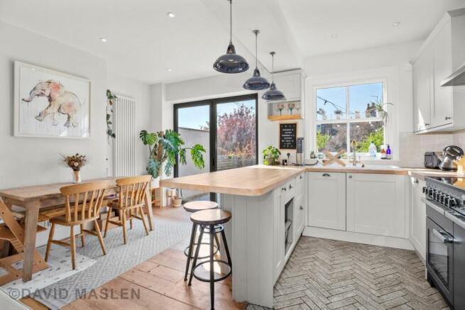 Kitchen (2).jpg