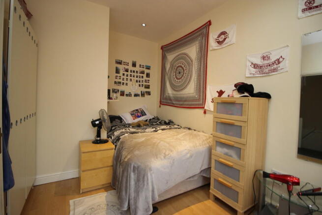 7 bed House Share to rent Image 12