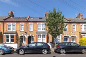 86, Balvernie Grove, London SW18 5RP