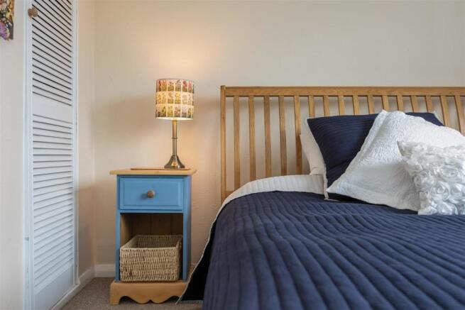 Manor Park 18 Bedroom 2-4.jpg