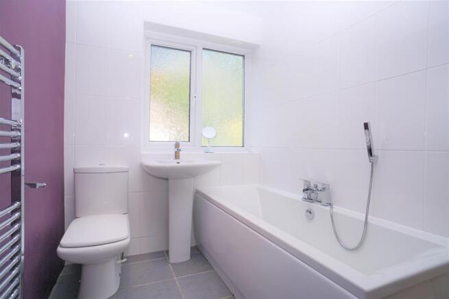 FAMILY BATHROOM