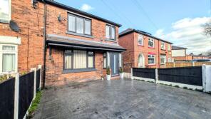 17, Iris Avenue, Farnworth, Bolton BL4 0DR
