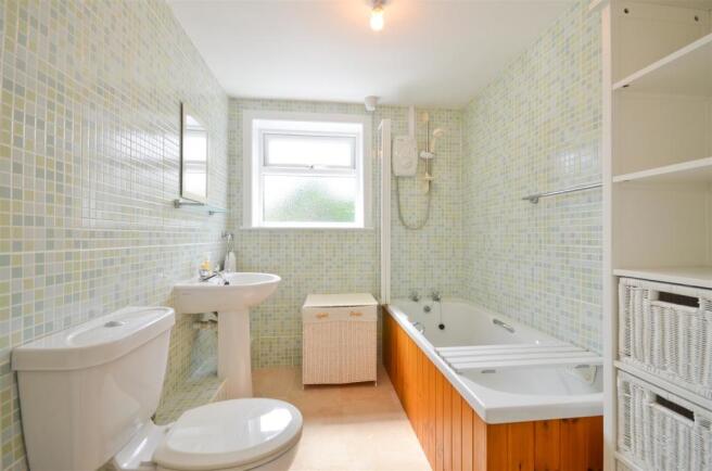 Bathroom.JPG
