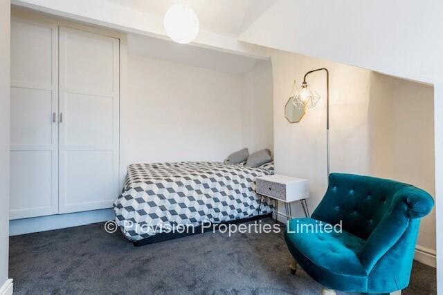 5 bed Terraced to rent Image 4
