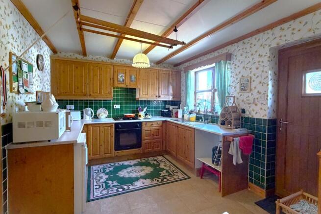 3 bed Terraced for sale Image 5