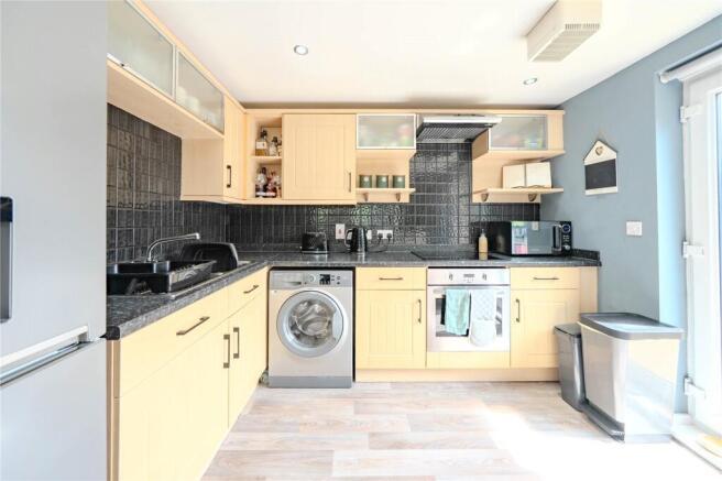 2 bed Apartment for sale Image 11