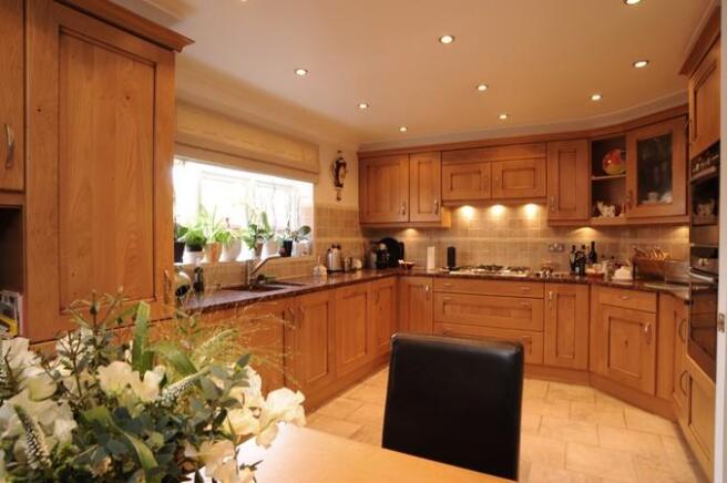 kitchen 2.jpg