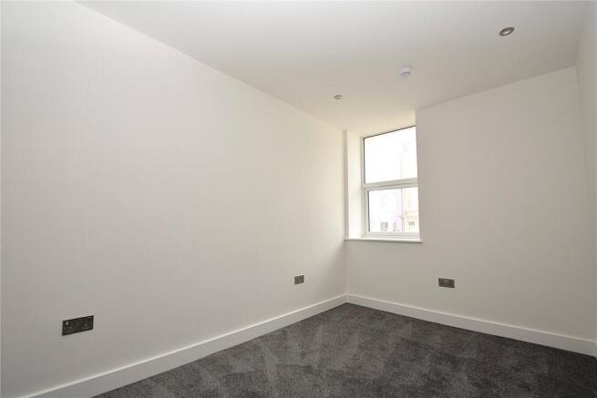 2 bed Maisonette to rent Image 10