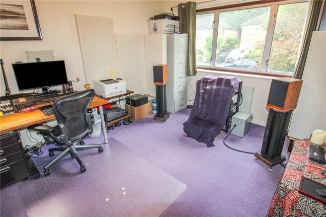 5 bed Detached for sale Image 10