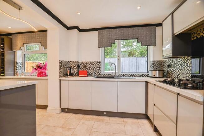 3 bed Detached for sale Image 6
