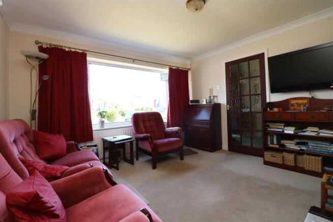 Sitting Room pic 2.JPG