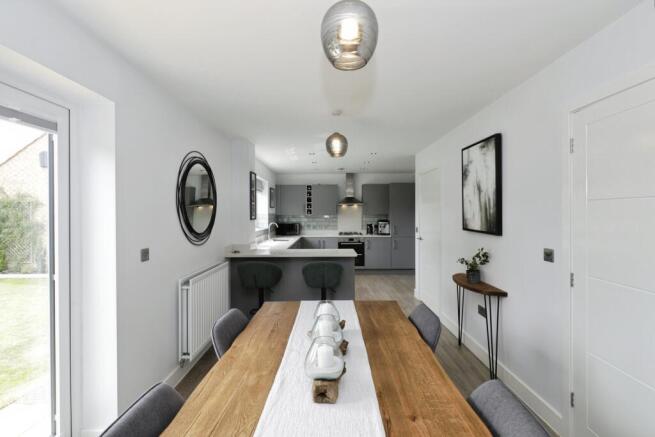 4 bed Detached for sale Image 5
