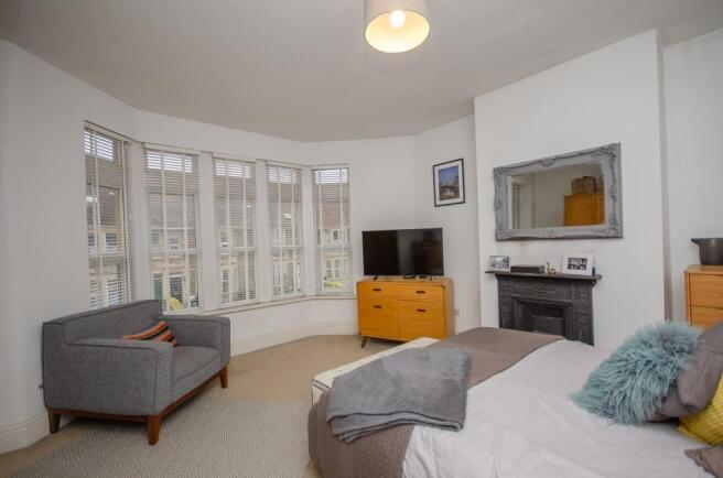 Bedroom 1.jpg