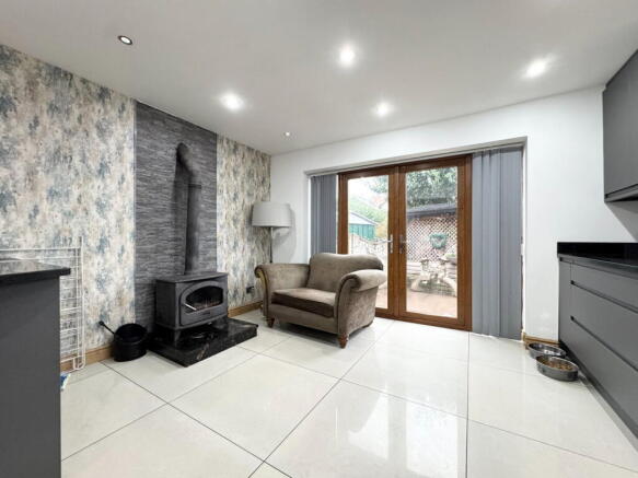 4 bed Detached for sale Image 10