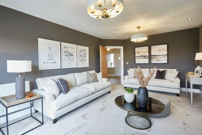 5 bed Detached for sale Image 8
