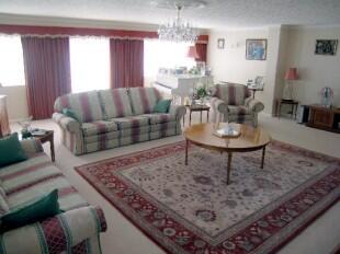 Further Lounge