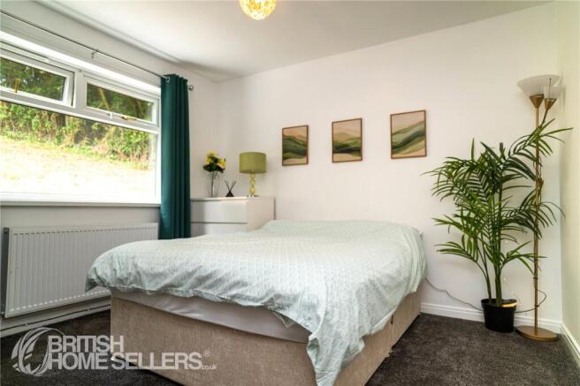 3 bed Bungalow for sale Image 11