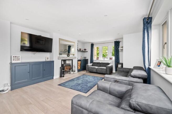 4 bed Detached for sale Image 8