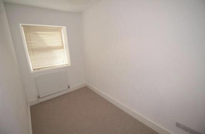 2 bed Terraced to rent Image 5