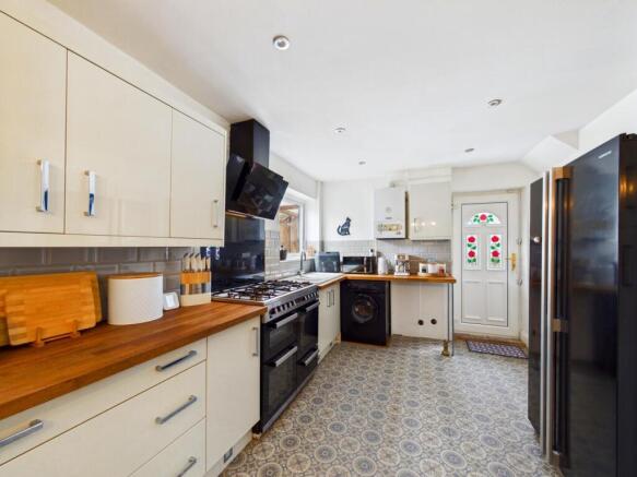3 bed Semi-Detached for sale Image 8