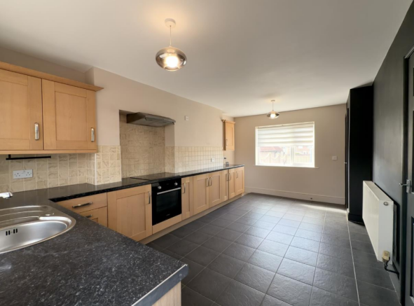 Fourth Avenue, Edwinstowe, Mansfield photo 4