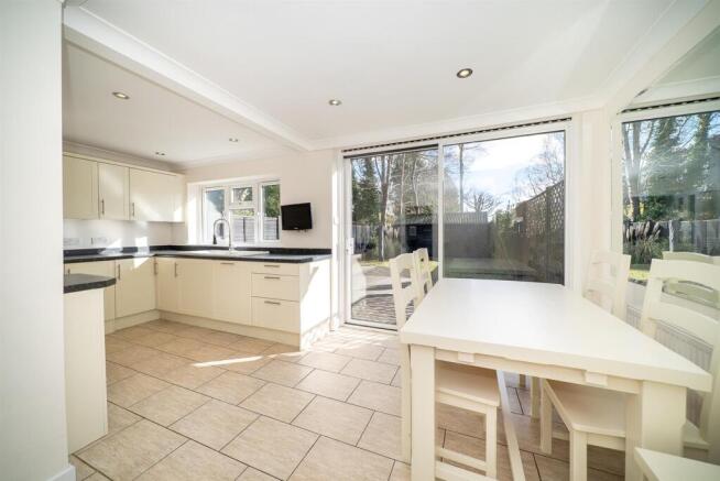 Kitchen/Dining Room 1