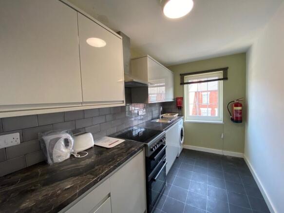 1 bed House Share to rent Image 5