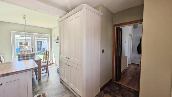 3 bed Semi-Detached for sale Image 5