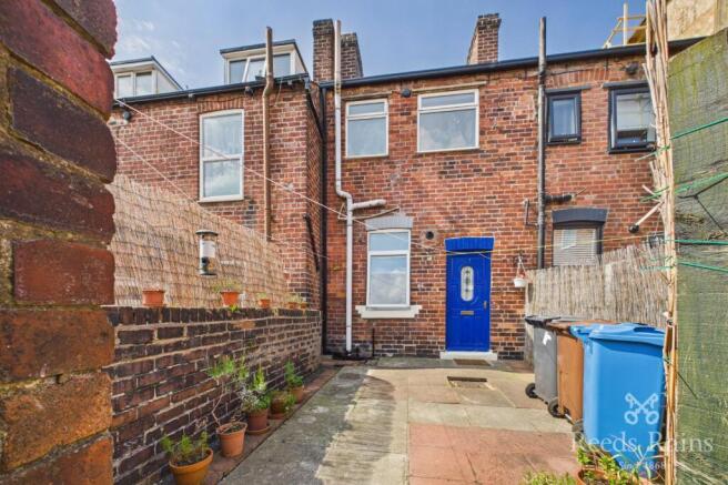 2 bed Terraced to rent Image 4