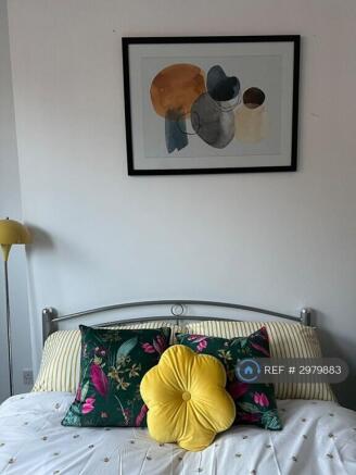 1 bed House Share to rent Image 8
