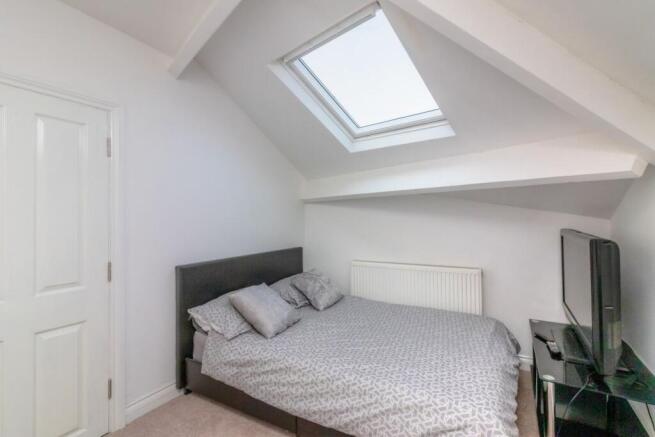 3 bed Flat to rent Image 8