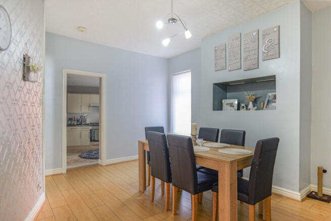 2 bed Terraced for sale Image 5