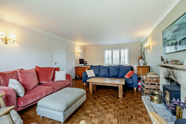 8587691-interior0...
