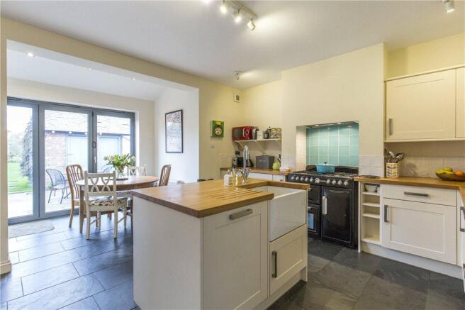 Open Kitchen Diner