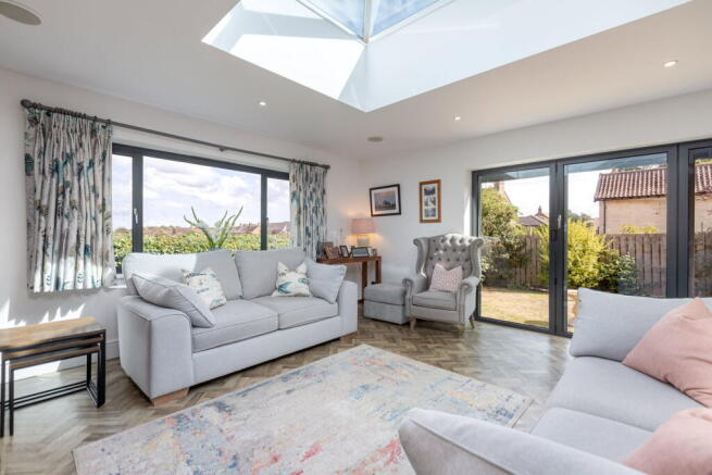 4 bed Detached for sale Image 12