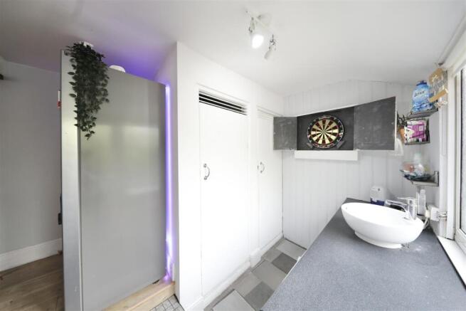 3 bed Terraced for sale Image 9
