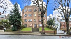 16, Broadlands, North Hill, Hornsey, London N6 4BT