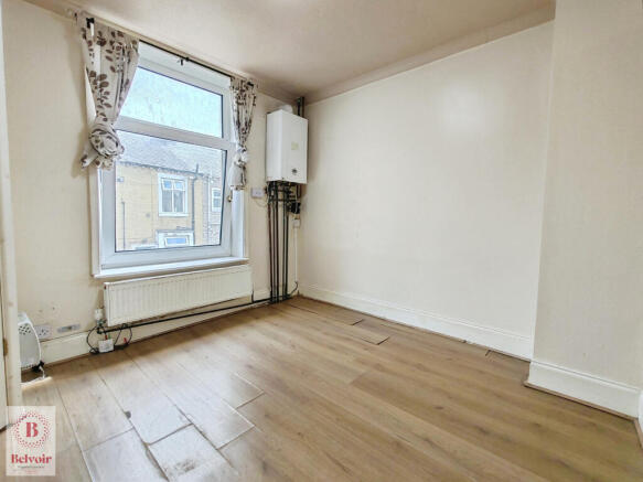 2 bed Terraced to rent Image 6