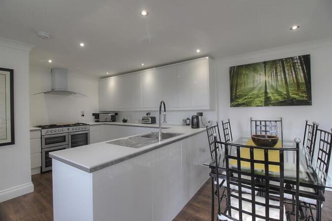 Kitchen/Lounge/Dinin
