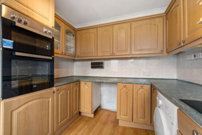 3 bed Semi-Detached for sale Image 8