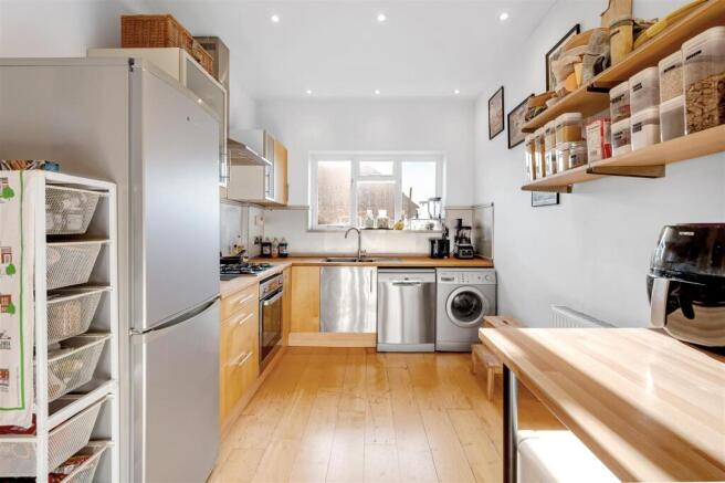 34 Leythe Road-7.jpg