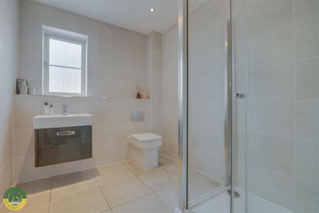 Bedroom 1- Ensuite.jpg