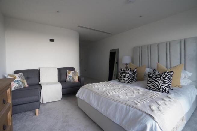3 bed Duplex to rent Image 9