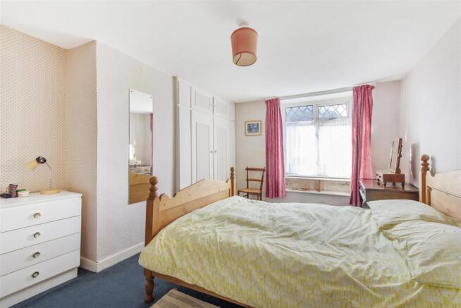 Bedroom 1.jpg