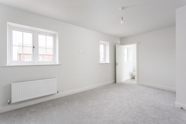4 bed Detached for sale Image 6
