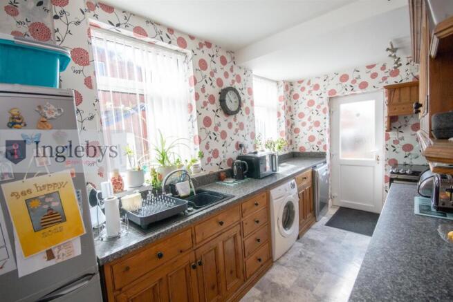 3 bed Semi-Detached for sale Image 7