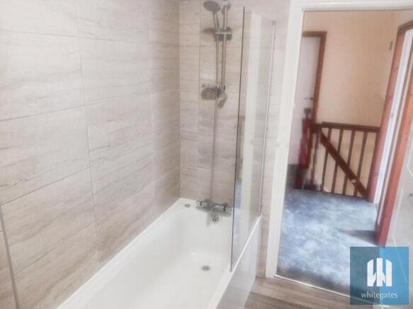 2 bed Terraced to rent Image 6